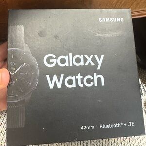 Samsung Black Smartwatch with Bluetooth and 42mm Display